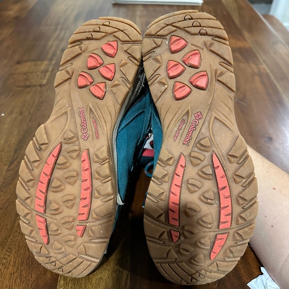 Columbia Teal and Coral Hiking Boots - Picture 4 of 6